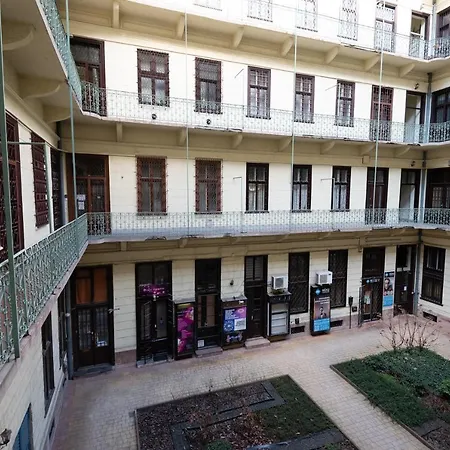 Standard By Hi5 - West End Center Apartmán Budapešť
