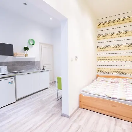 Standard By Hi5 - West End Center * Budapeşte
