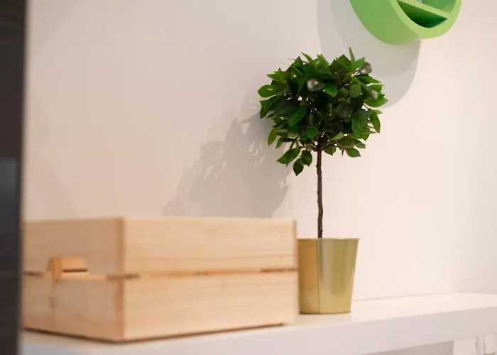 Standard By Hi5 - West End Center