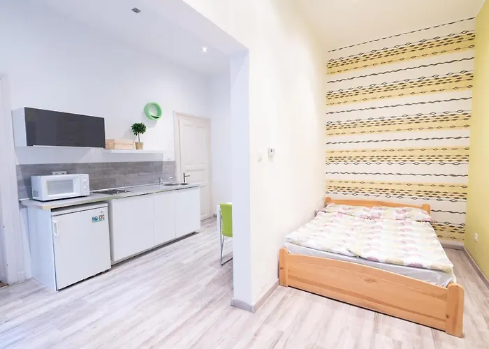 Standard By Hi5 - West End Center * Budapesta