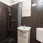 Standard By Hi5 - West End Center