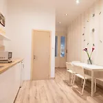 Standard By Hi5 - West End Center *